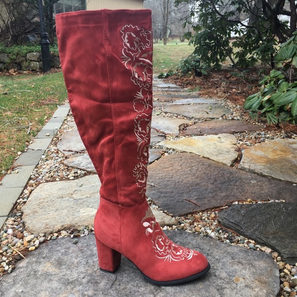 Embroidered Bohemian Ukraine Faux Suede Boots - Picture 3 of 8